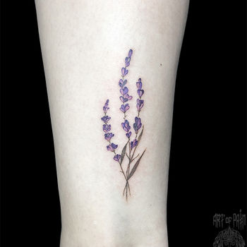 Татуировка женская графика на щиколотке цветы лаванды
