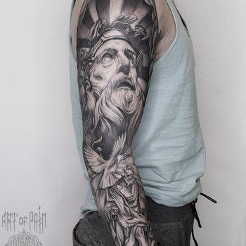 Татуировка мужская графика тату-рукав античность
