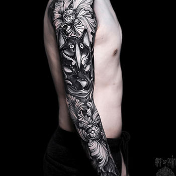 Татуировка мужская нью скул тату-рукав кицуне и дарумы-цветы