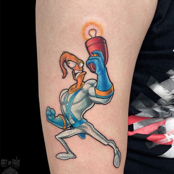 Татуировка мужская нью скул на плече червяк Джим