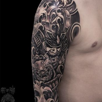 Татуировка мужская япония на плече самурай, вид сбоку