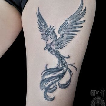 Татуировка женская графика на бедре птица феникс