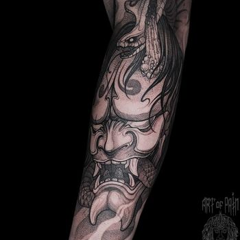 Татуировка мужская графика и япония на предплечье ханья и змея