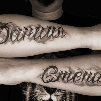 Татуировка мужская чикано на предплечье имена