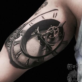 Татуировка мужская black&grey на руке часы