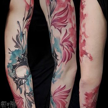 Татуировка женская акварель на руке узоры