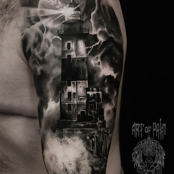 Татуировка мужская реализм на плече маяк