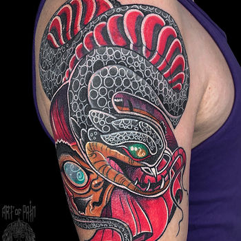 Татуировка мужская япония на плече дарума и змея
