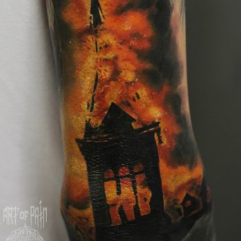 Татуировка мужская на руке реализм пожар