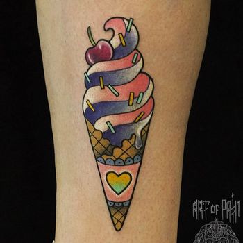 Татуировка женская олд скул на икре мороженое