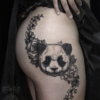 Татуировка женская графика на бедре панда