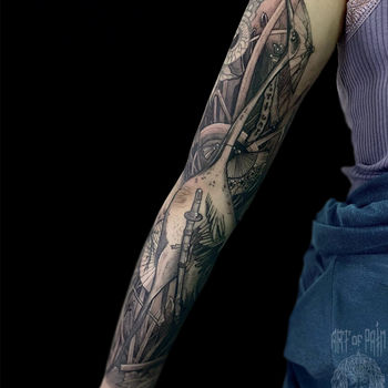 Татуировка женская графика на руке птица
