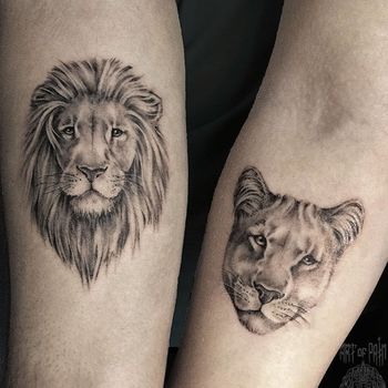 Татуировка парная графика на предплечье львы