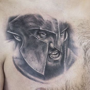 Татуировка мужская реализм на груди воин