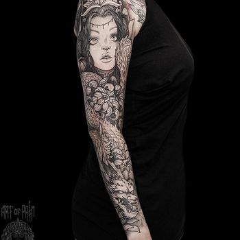 Татуировка женская графика и япония тату-рукав девушка и дракон
