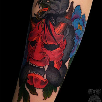 Татуировка мужская япония на предплечье маска и змея