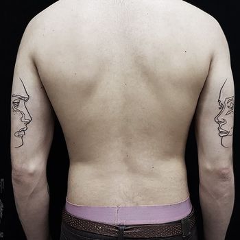 Татуировка мужская графика на руках лица