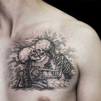 Татуировка мужская графика на груди скелеты