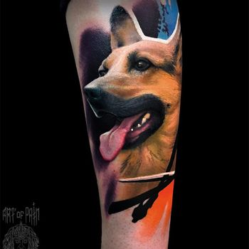 Татуировка мужская реализм на голени собака