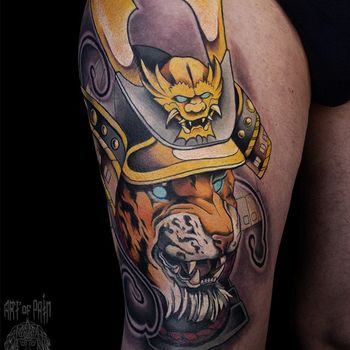 Татуировка мужская япония на бедре тигр в шлеме самурая