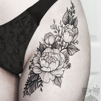 Татуировка женская графика на бедре цветы на ветке