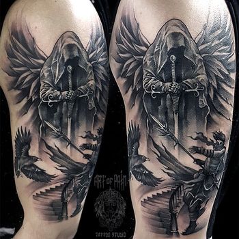 Татуировка мужская black&grey на плече ангел с мечом