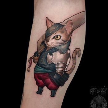 Татуировка мужская нью скул на голени котик