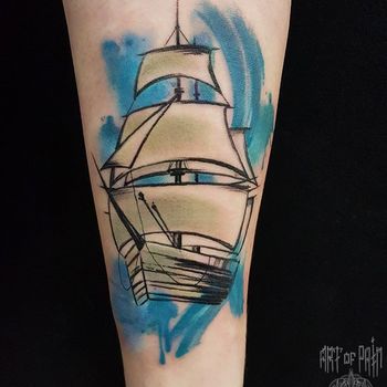 Татуировка мужская акварель на предплечье корабль