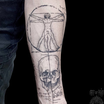 Татуировка мужская графика на предплечье человек Леонардо и череп
