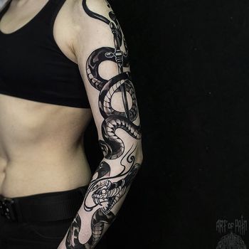 Татуировка женская япония тату-рукав змея и кинжал
